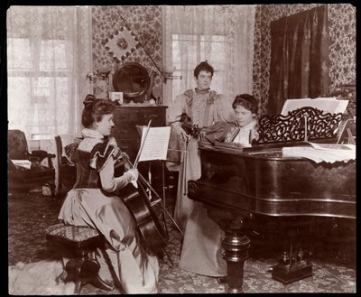 Maud Powell and Two Accompanists by Byron Company